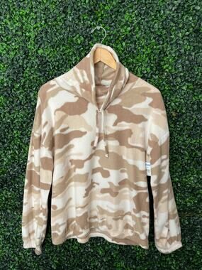 Derek Heart cream color camo soft sweater women’s Size L